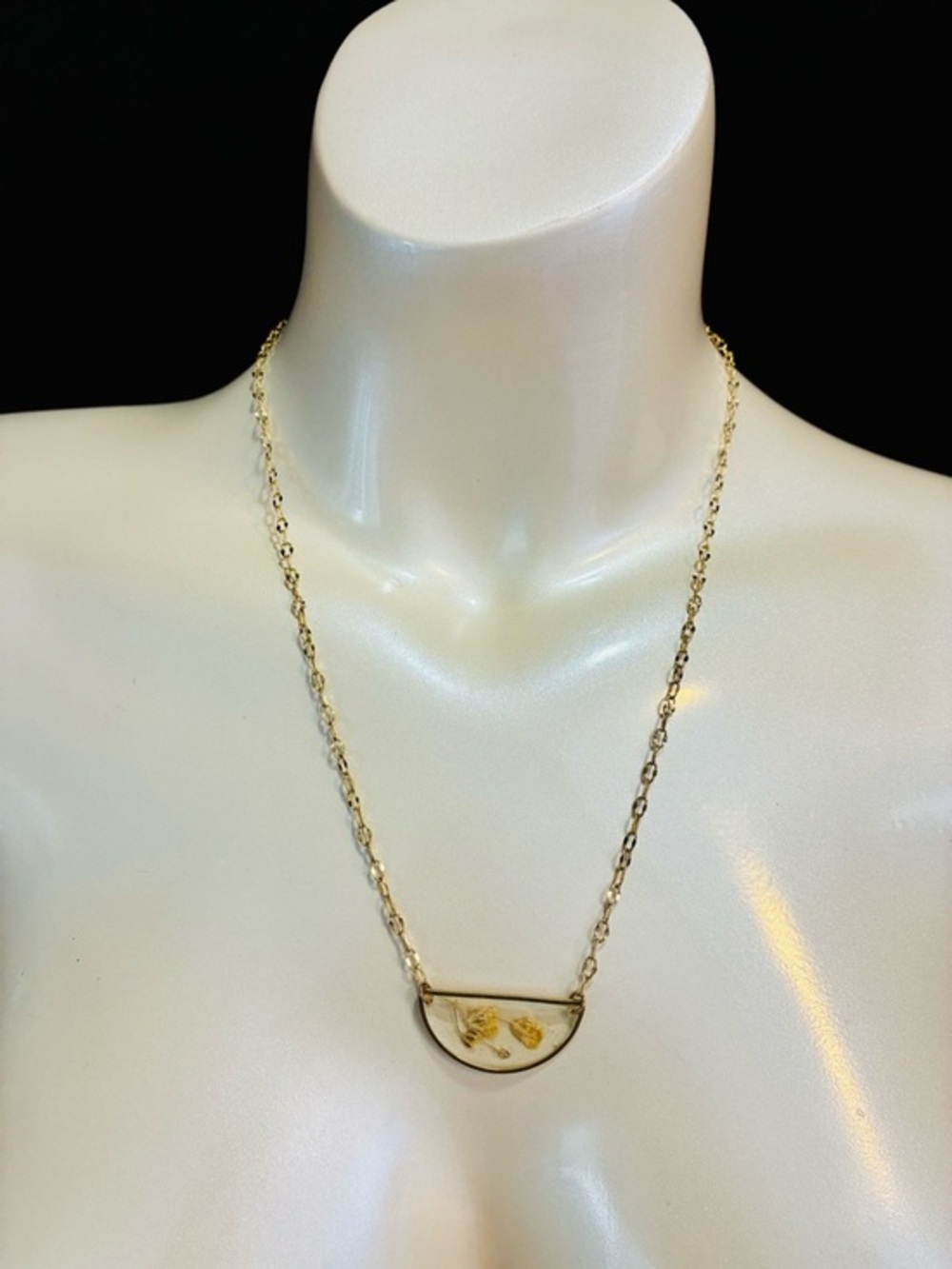 Delicate Gold Resin Pendant Necklace with Dried Floral Accent